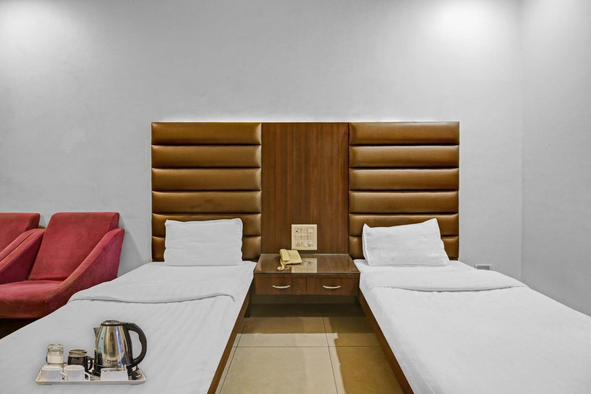 Collection O Surya Hotel Bhopal Buitenkant foto