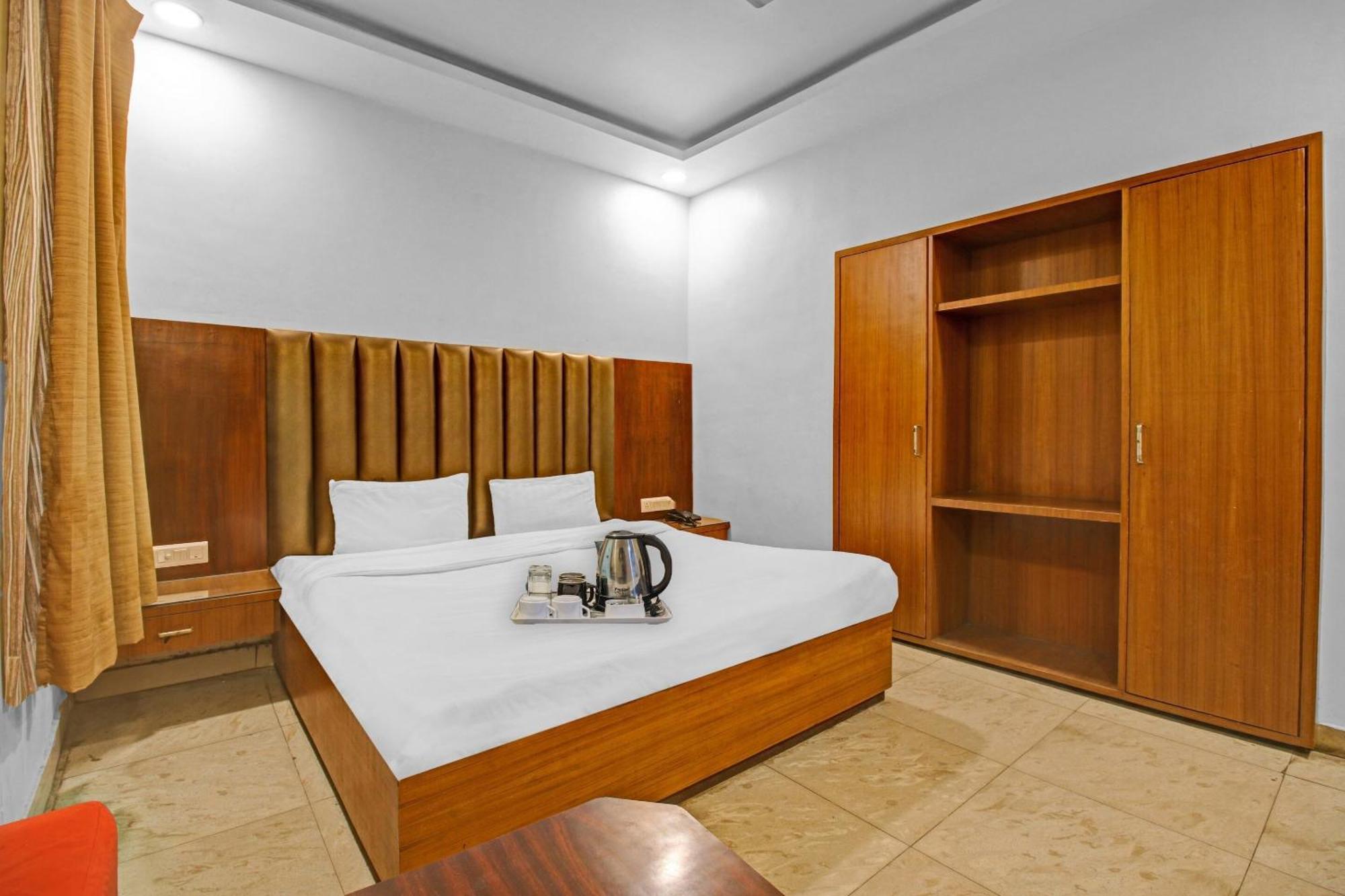 Collection O Surya Hotel Bhopal Buitenkant foto
