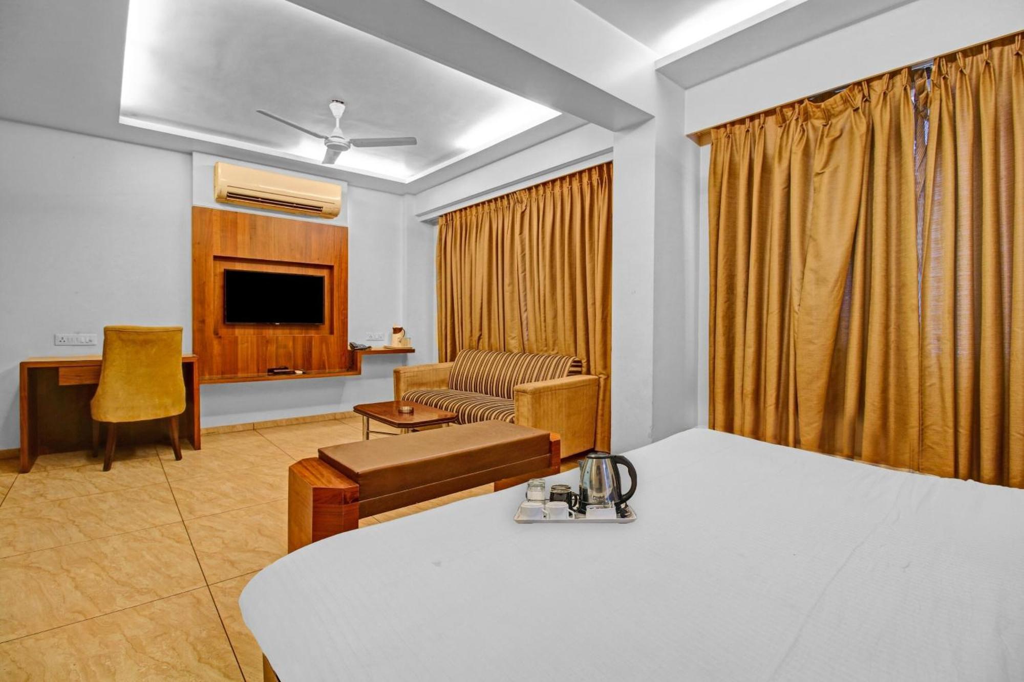 Collection O Surya Hotel Bhopal Buitenkant foto