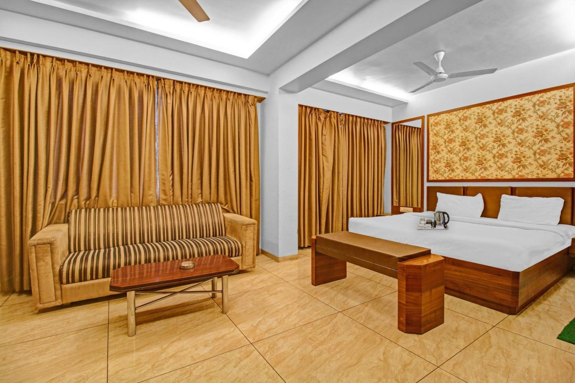 Collection O Surya Hotel Bhopal Buitenkant foto