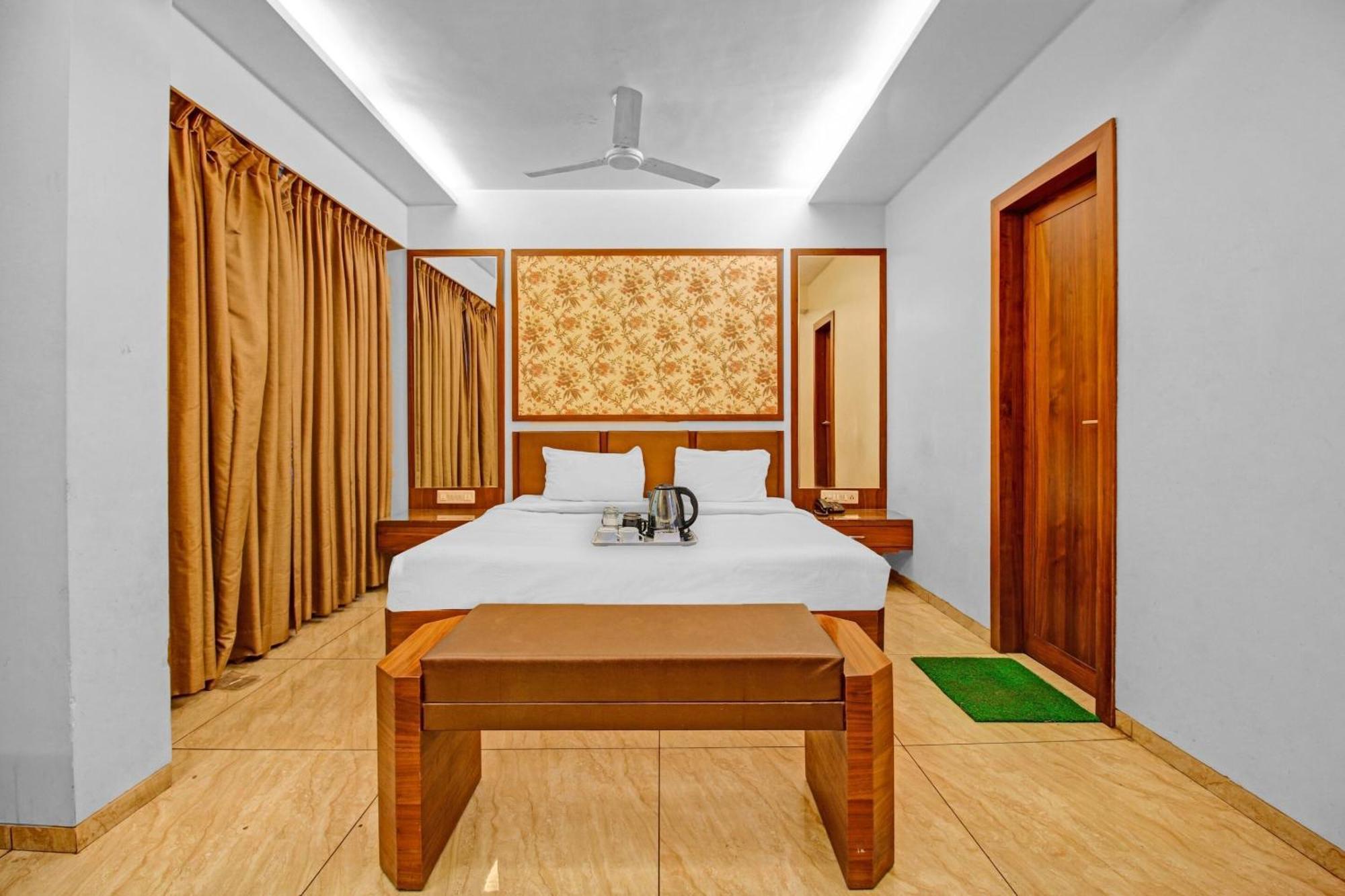 Collection O Surya Hotel Bhopal Buitenkant foto