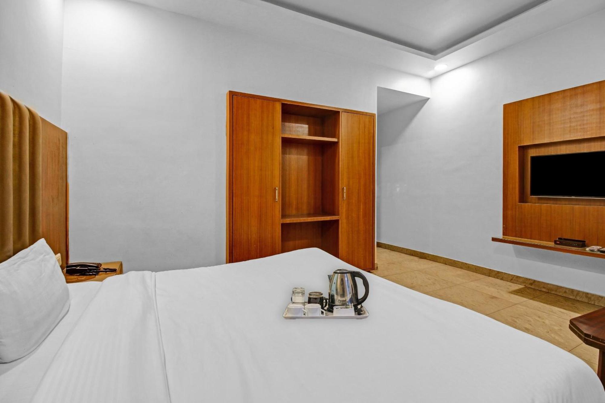 Collection O Surya Hotel Bhopal Buitenkant foto